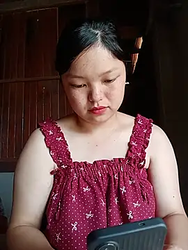 Snapshot of Linna-bae chatting on July 2026 01:55:01 AM Linna-bae online show from July 2026 01:55:01 AM
