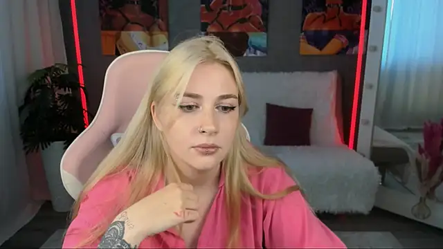 Snapshot of AmaliaWinslet chatting on June 2026 09:25:02 AM AmaliaWinslet online show from June 2026 09:25:02 AM
