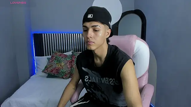 Snapshot of Axel_Mendozaa chatting on June 2026 07:51:02 PM Axel Mendozaa online show from June 2026 07:51:02 PM