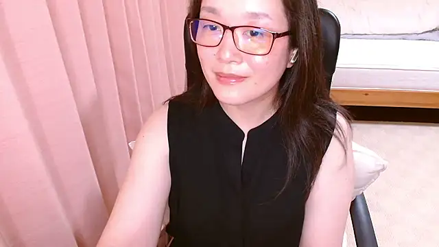 LENA-xo online show from July 2026 04:02:01 PM