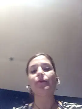 fresasabrosa69 online show from June 2026 01:40:02 AM
