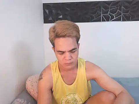 Snapshot of yourmikexxx chatting on July 2026 12:53:01 PM yourmikexxx online show from July 2026 12:53:01 PM