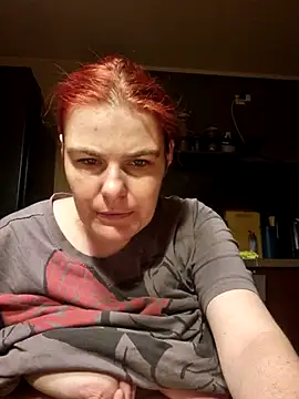 GoldenWifee online show from July 2026 04:06:02 AM