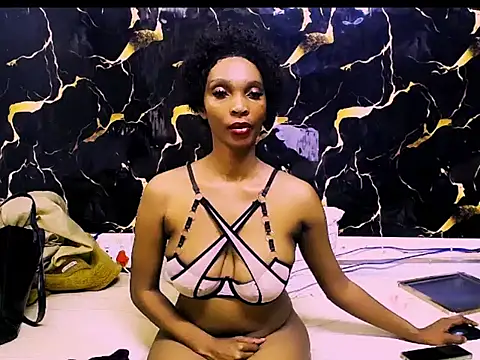 Snapshot of Caramelminxx_ chatting on June 2026 07:28:01 AM Caramelminxx online show from June 2026 07:28:01 AM