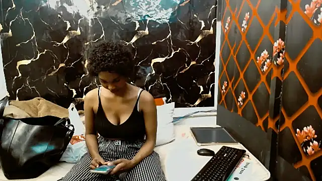 Snapshot of Caramelminxx_ chatting on July 2026 07:24:01 AM Caramelminxx online show from July 2026 07:24:01 AM