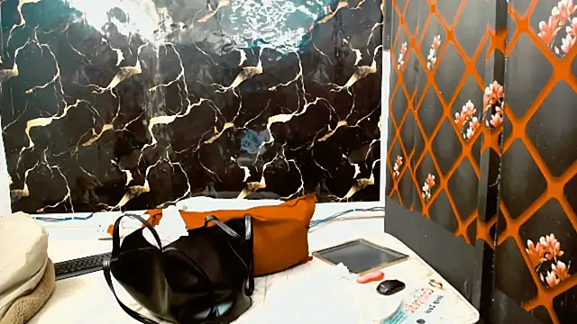Snapshot of Caramelminxx_ chatting on July 2026 07:56:01 AM Caramelminxx online show from July 2026 07:56:01 AM