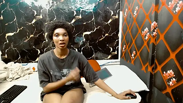 Snapshot of Caramelminxx_ chatting on July 2026 07:32:02 AM Caramelminxx online show from July 2026 07:32:02 AM