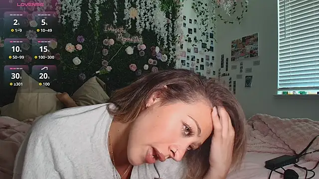 LyraCovee online show from July 2026 12:18:02 AM