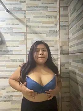 alecamila online show from June 2026 12:22:01 AM