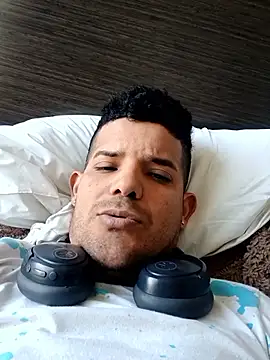 carlos0204 online show from June 2026 01:33:01 PM