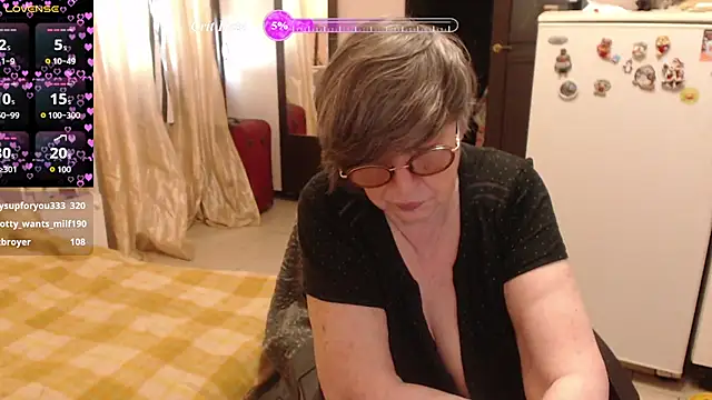 Snapshot of Sharon_Amore chatting on July 2026 09:37:02 AM Sharon Amore online show from July 2026 09:37:02 AM
