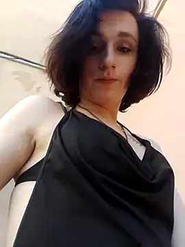MickeQuinee online show from July 2026 11:03:02 AM