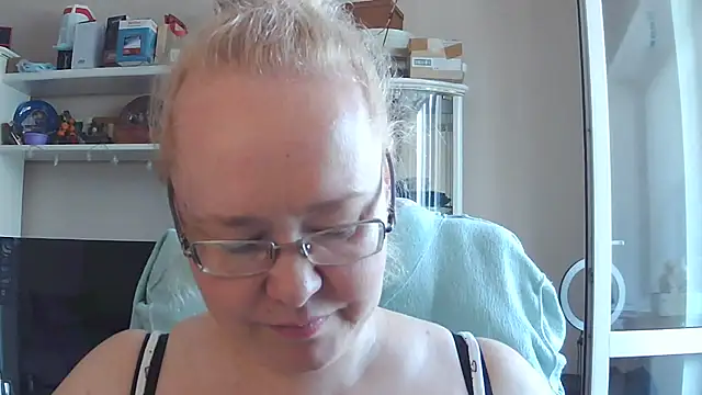 Snapshot of Viola27 chatting on July 2026 07:28:01 AM Viola27 online show from July 2026 07:28:01 AM