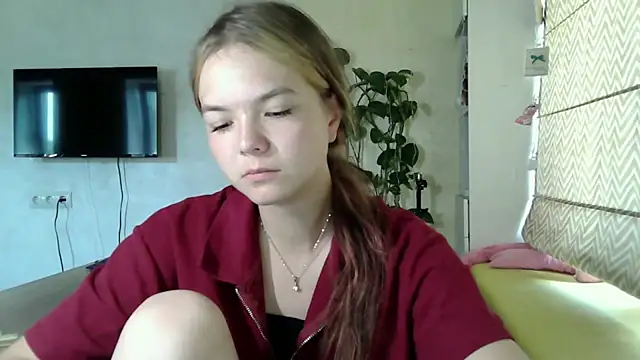 AvrilGillig online show from July 2026 10:13:02 AM