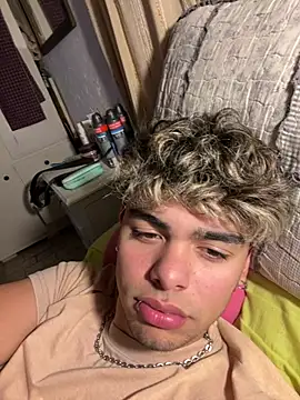 ElMen0r06 online show from June 2026 03:40:02 AM