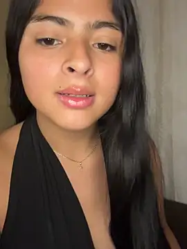canelareina online show from June 2026 07:20:01 PM