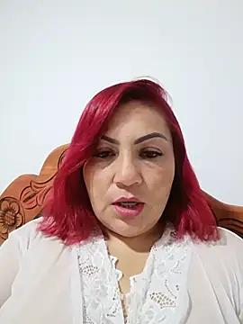 Agata Traviesa online show from June 2026 03:00:01 AM