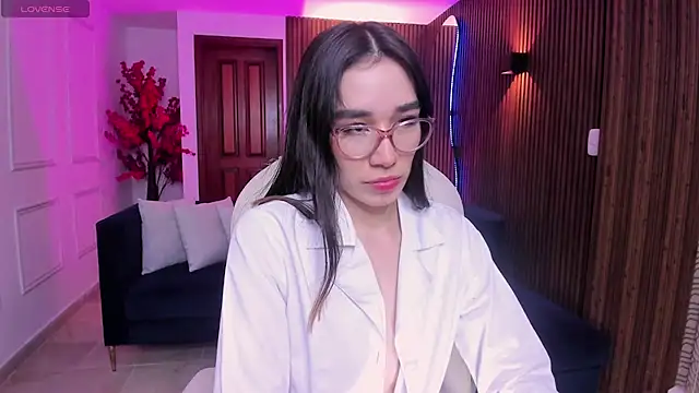 Snapshot of Emma_caarter_ chatting on June 2026 03:11:02 AM Emma caarter online show from June 2026 03:11:02 AM