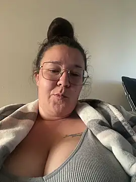 curvymayaxo online show from June 2026 06:51:02 PM