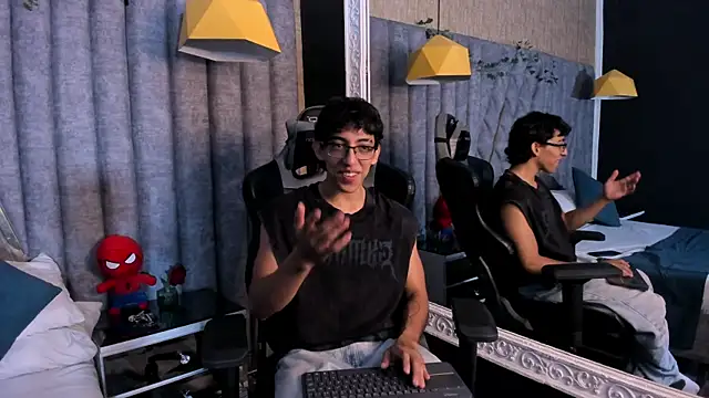 JuliaanRoss online show from July 2026 08:29:01 PM