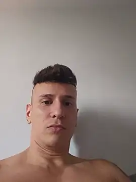 leocastro2920 online show from June 2026 03:51:01 PM