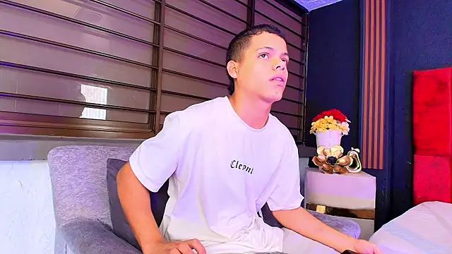 JulianSterling    online show from June 2026 07:34:02 PM