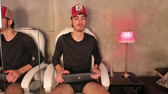 Liam Crown online show from June 2026 06:54:01 PM