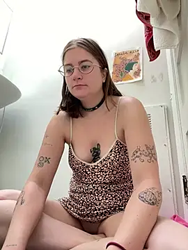 mclacy online show from July 2026 01:02:01 PM