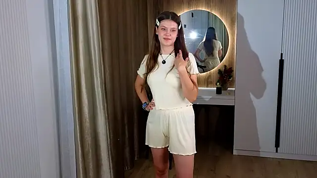 TonitaWatne online show from June 2026 01:58:01 AM