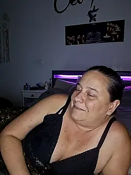 Snapshot of Madame100E chatting on July 2026 10:42:02 PM Madame100E online show from July 2026 10:42:02 PM