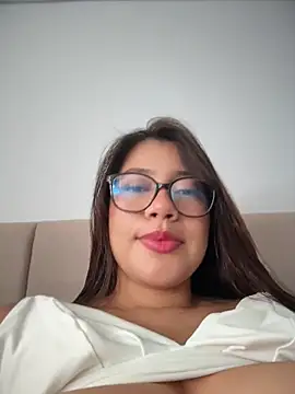 Snapshot of Saracalderon chatting on July 2026 01:15:02 PM Saracalderon online show from July 2026 01:15:02 PM