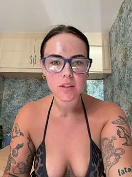 champagnebratt online show from June 2026 12:31:01 PM