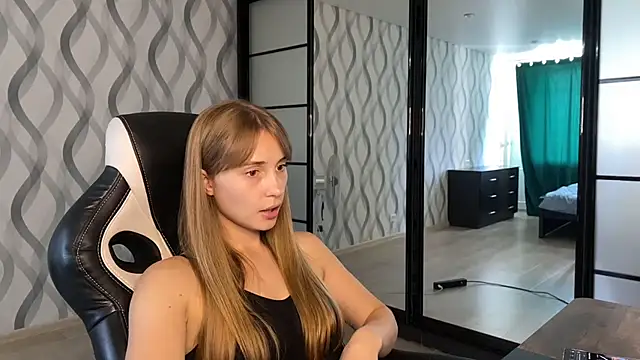 Miss Luna meow online show from June 2026 09:51:01 AM