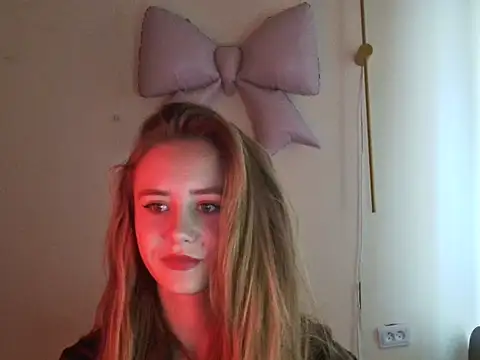Snapshot of MyLittle_Flame_ chatting on July 2026 12:11:02 PM MyLittle Flame online show from July 2026 12:11:02 PM