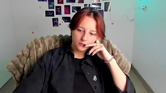 Dilara Kiss  online show from August 2026 05:17:01 AM