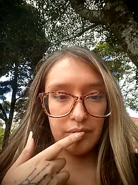 Snapshot of karla-giraldo1 chatting on July 2026 04:42:02 PM karla-giraldo1 online show from July 2026 04:42:02 PM
