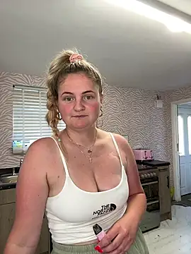 Juicy BabeXo online show from June 2026 10:03:01 AM