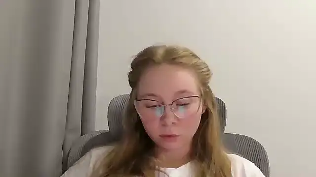 Vinelly online show from June 2026 07:23:01 PM