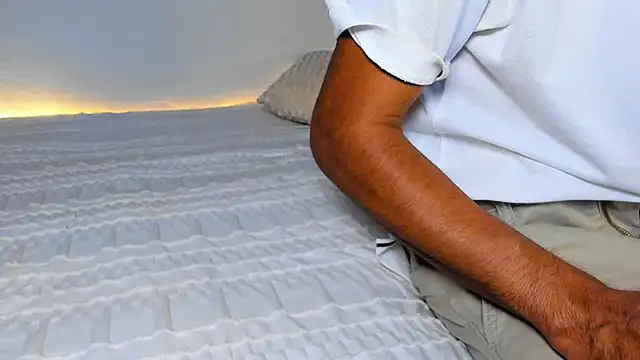 Your couplepervert0 online show from June 2026 01:27:01 AM