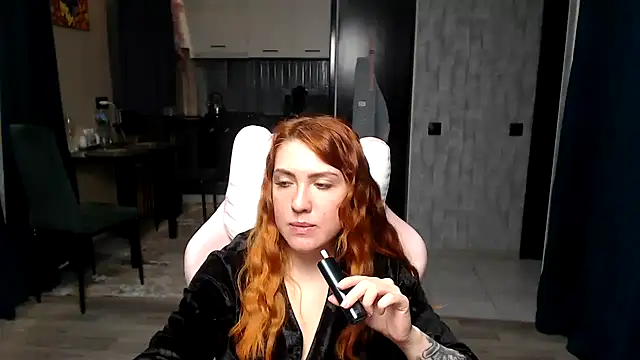 Reginasmilee online show from April 2026 04:46:01 AM