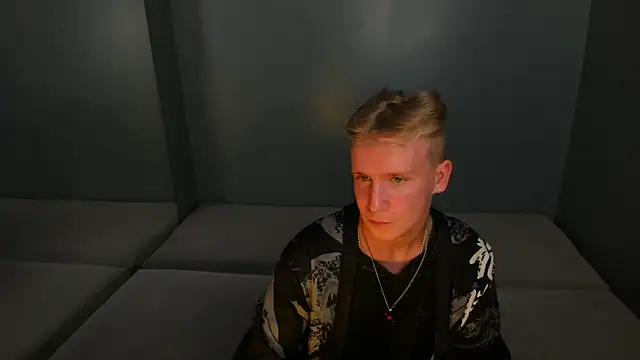 Snapshot of EdwinWilliams chatting on July 2026 03:14:01 PM EdwinWilliams online show from July 2026 03:14:01 PM