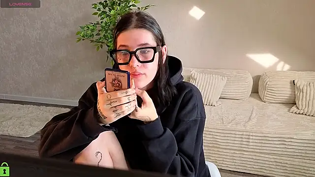 Ester Henderson online show from July 2026 01:19:01 AM