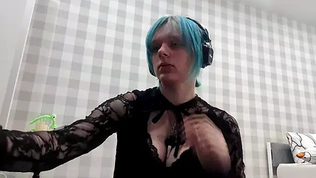 ZolaCoonradt online show from July 2026 01:48:02 PM
