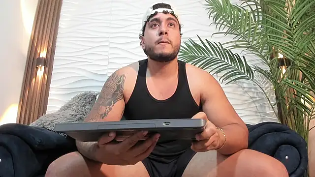 Magnus Cael online show from July 2026 09:43:02 PM
