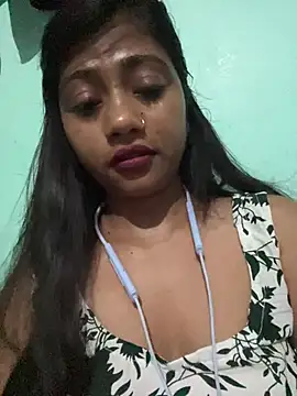 Snapshot of Miss-puhu chatting on July 2026 01:20:01 AM Miss-puhu online show from July 2026 01:20:01 AM