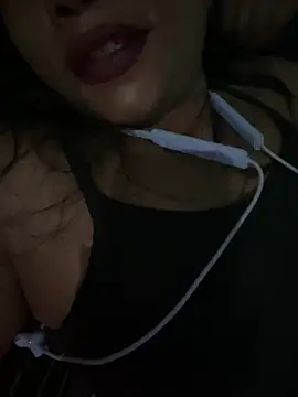 Snapshot of Miss-puhu chatting on July 2026 05:04:02 PM Miss-puhu online show from July 2026 05:04:02 PM