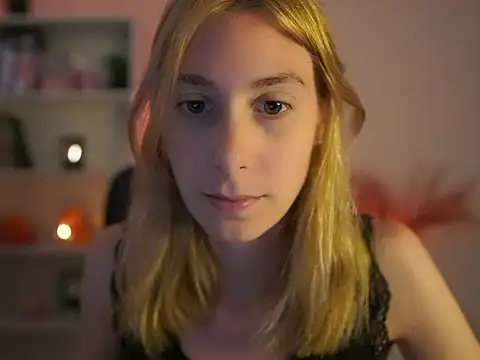 RachelMoore18 online show from July 2026 01:25:01 PM
