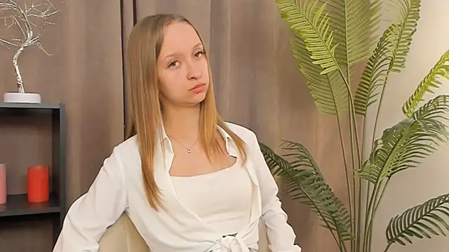 Snapshot of PearleChristopher chatting on July 2026 03:40:01 PM PearleChristopher online show from July 2026 03:40:01 PM