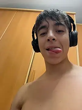 Snapshot of Andrexxxitoo chatting on July 2026 06:22:02 PM Andrexxxitoo online show from July 2026 06:22:02 PM