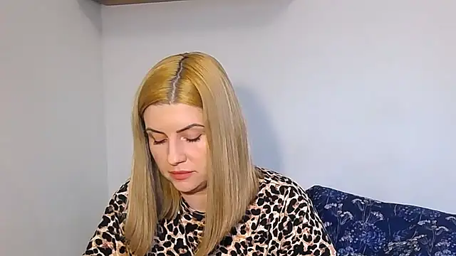 Snapshot of alisenties chatting on March 2026 02:43:01 PM alisenties online show from March 2026 02:43:01 PM